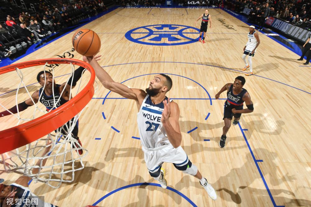 當時他以場 當時他以場