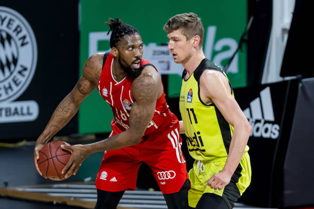 讲究精确传 讲究精确传